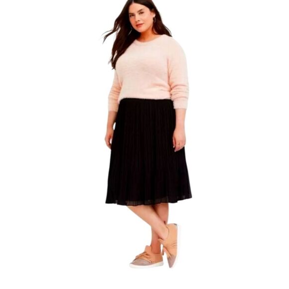 TORRID PLUS SIZE FUZZY Pale blush Pull over Crew Neck Sweater SIZE 1X - Picture 1 of 16